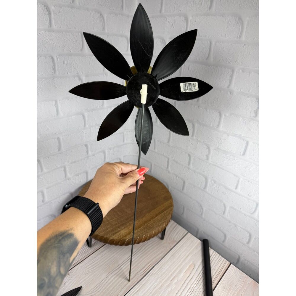 Vintage ArtLine Halloween Plastic Pinwheel (Yard Spinner) Skull No. 4505 - Picture 5 of 5